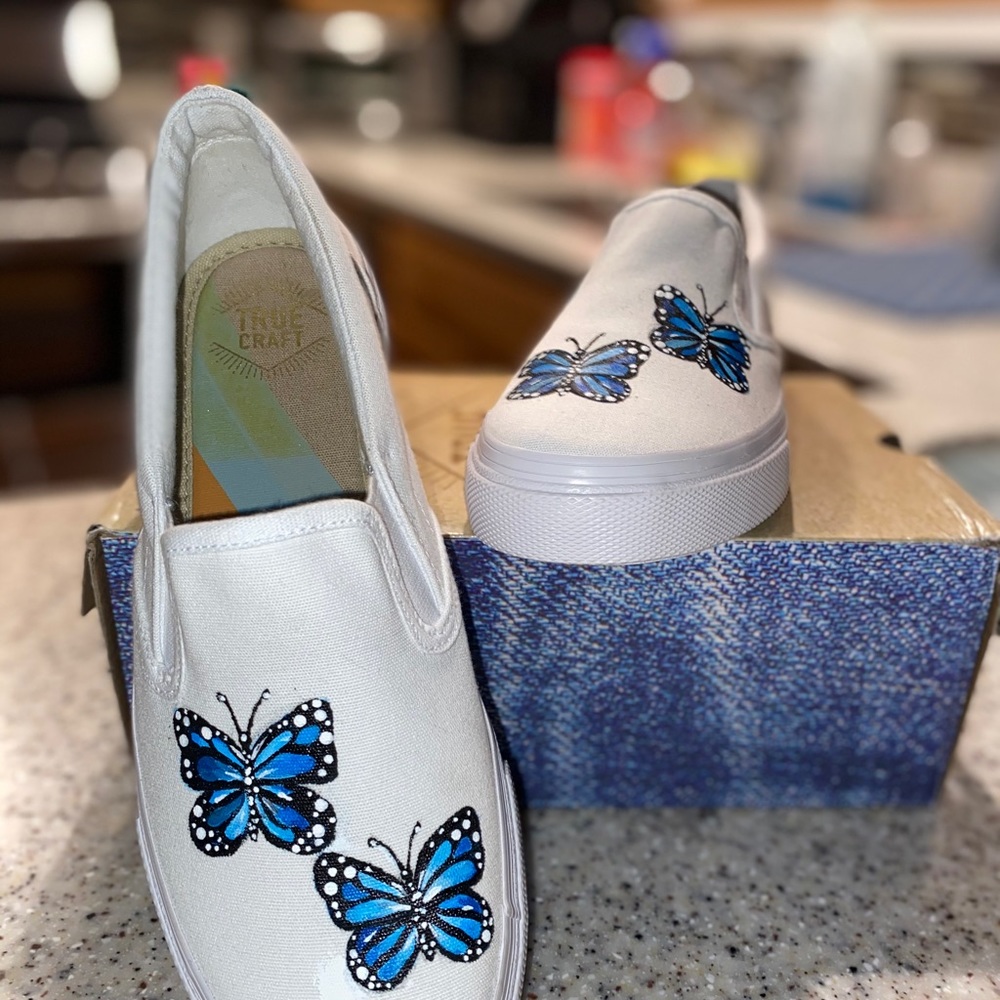 CUSTOM PAINTED VANS (price will vary!)